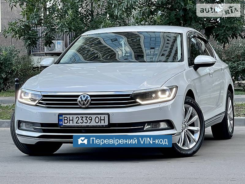Volkswagen Passat B8 HIGHLINE 2015